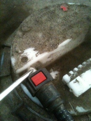 2013-02-17 13.19.46.jpg (32.8 Kio) Vu 1918 fois Petit embout félé au bout du tournevis