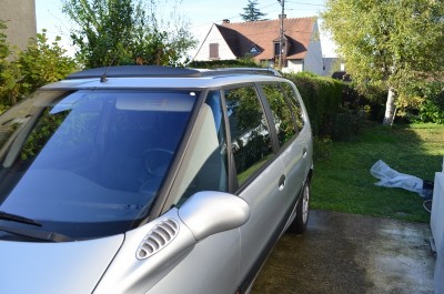 DSC_0577 (800x530).jpg (39.45 Kio) Vu 3021 fois Un des rares exemplaires de l'Espace III avec un toit électrique sans toit manuel derrière