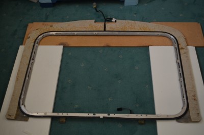 DSC_0570 (2) (800x530).jpg (20.84 Kio) Vu 5975 fois Petit connecteur côté moteur en bas sur la photo, et connecteur bouton + console de l'autre