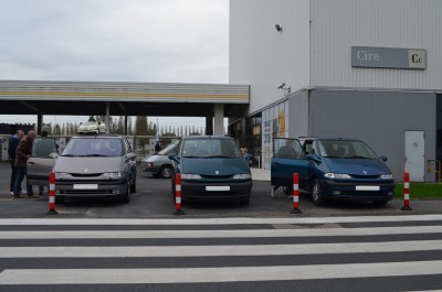 Sandouville_0131.JPG (25.24 Kio) Vu 10678 fois Thierry est venu nous "chauffer" avec son V6 (à droite sur la photo)