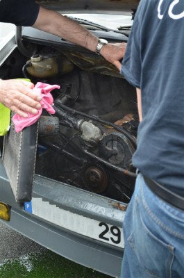 DSC_0337 (2).JPG (151.04 Kio) Vu 11502 fois Reste plus qu'à la remettre en place !<br />Je passe les détails sur le remontage ...