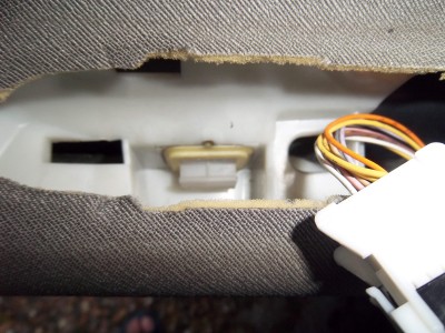 IMGP5004.JPG (1.21 Mio) Vu 6190 fois déverrouiller le panneau, après retrait de la platine de commande du LVE, puis de la poignée d'ouverture (vis sous cache)