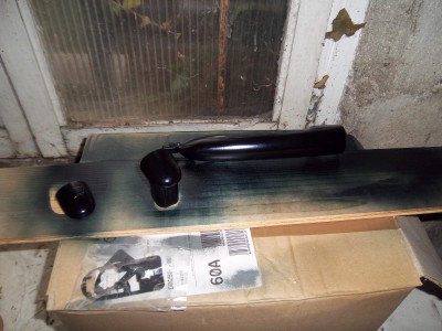 IMGP4995.JPG (1.2 Mio) Vu 6191 fois La poignée neuve, après mise en peinture