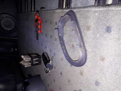 contour poignée ouverture.jpg (102.52 Kio) Vu 10797 fois Elle se sort droit, avant de tirer comme un bourrin sur la garniture complète