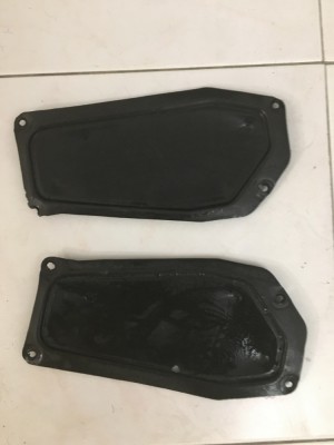 D7963D9E-9F56-4C5C-88EB-A24A92A30CB9.jpeg (126.79 Kio) Vu 1405 fois Mousse derrière plaque métallique aérateurs passager et conducteur