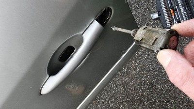 serrure-poignee-porte-avant-espace4_07.jpg