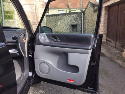 IMG_3813.JPG (121.99 Kio) Vu 1531 fois On voit le cache de l'aération dans cette photo