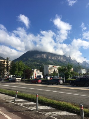 AB4FC33B-566D-4BC7-ACBF-445E43B0FDB3.jpeg (269.61 Kio) Vu 9771 fois La tête dans les nuages, depuis Grenoble