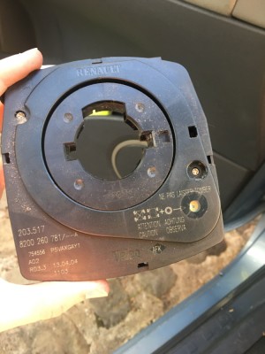 6858F839-DBD5-457F-93F8-E31E9AE5A068.jpeg (208.38 Kio) Vu 2098 fois Le capteur d’angle est clipsé par dessus le reste