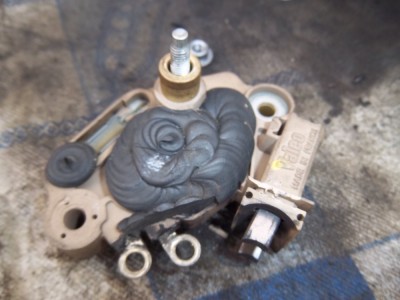 IMGP7395.JPG (158.75 Kio) Vu 2718 fois Le régulateur