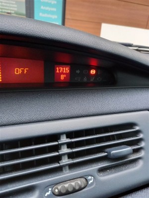 20240202_171524.jpg (96.51 Kio) Vu 3070 fois moteur en route et voiture à l'arrêt