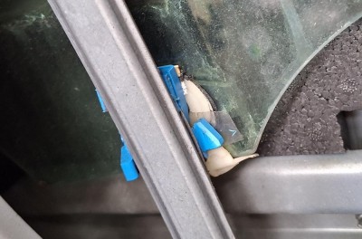 detail glissere casse LV AvG espace 4.jpg (126.09 Kio) Vu 798 fois côté serrure, AvG