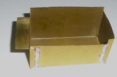 Soudée.
