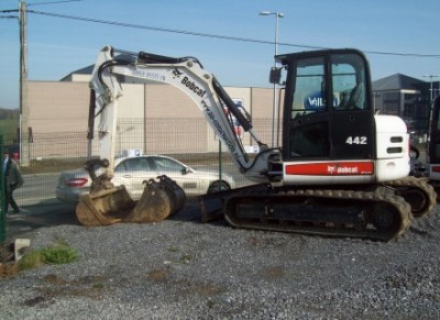 4906549-Grue-bobcat-442-440x320.JPG (37.51 Kio) Vu 4700 fois BoBcat