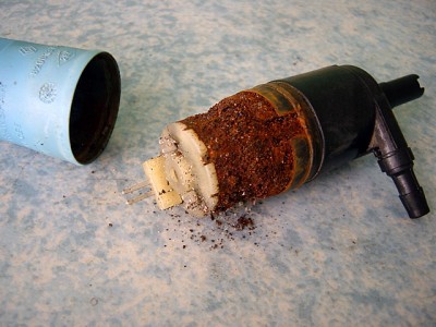 pompe 1.jpg (374.03 Kio) Vu 12012 fois Un petit coup de WD-40 et ça repart !
