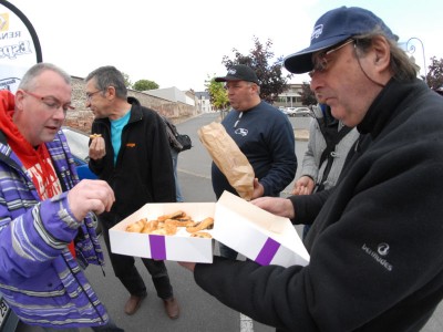 Pour faire râler les absents ... elles étaient bonnes ces pâtisseries , on reconnait les gourmands !!!