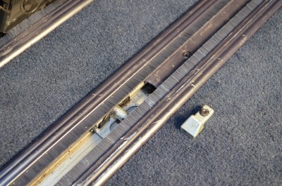 Glissières_charriot_6.jpg (46.67 Kio) Vu 10919 fois Pièce enlevée complètement