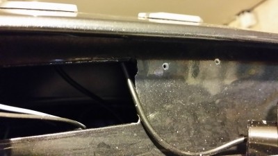 20141115_215302.jpg (23.55 Kio) Vu 40531 fois Perçages pour la fixation de la caméra