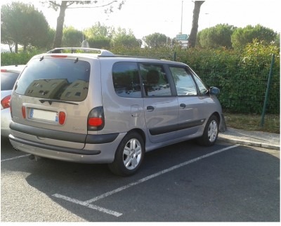 V6_21.JPG (38.46 Kio) Vu 5484 fois Sur le parking de l'hotel à Brive