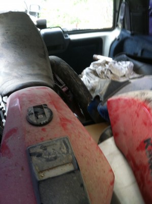 image.jpg (847.81 Kio) Vu 5411 fois La moto en piece quand je suis allé la chercher chez Mathieu(Nikita)