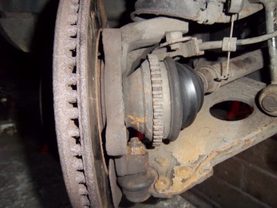 IMGP5117.JPG (1.86 Mio) Vu 3894 fois étrier de frein également retiré