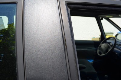 DSC_0905 (2).JPG (100.05 Kio) Vu 4701 fois Joint de portière sur le 2.0 l