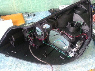 07102018865.JPG (624.58 Kio) Vu 13969 fois Mise en place du nouveau câblage.