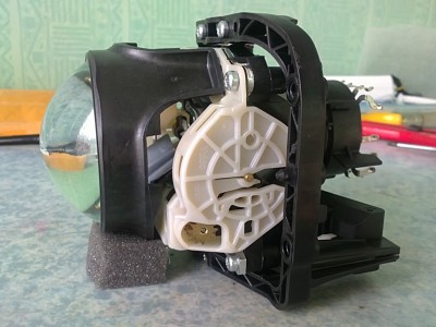 07102018866.JPG (505.1 Kio) Vu 13969 fois Le bloc xénon