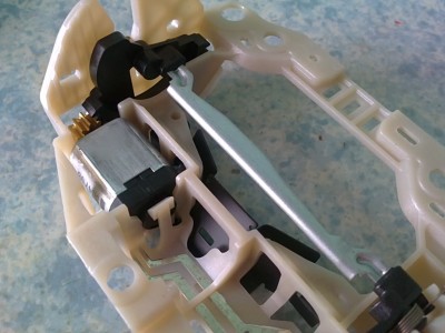 07102018869.JPG (482.84 Kio) Vu 14575 fois Détail du bloc optique avec le masque mobile