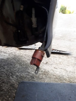 20181103_152700.jpg (63.13 Kio) Vu 5057 fois Un relais qui pendouille ...