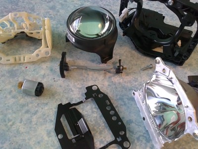 09102018897 modif.jpg (756.94 Kio) Vu 13056 fois Démontage et nettoyage des différentes parties qui composent le bloc xénon (remplacement des réflecteurs)