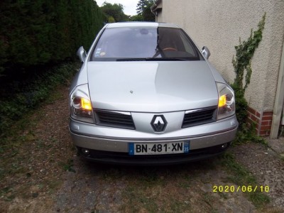 Feux jour V.S-2.JPG (96.32 Kio) Vu 9650 fois Clignotants (ici, warning)