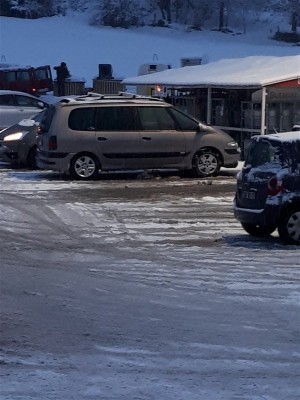 V6_84.jpg (108.74 Kio) Vu 5232 fois V6 bien chargé, l'arrière est vraiment bas