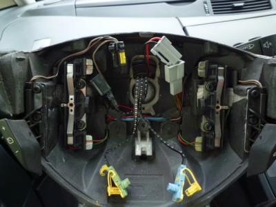 Boitier d'airbag démonté.