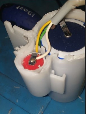 boitier piles.JPG (39.69 Kio) Vu 8486 fois Boitier Piles