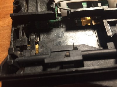 1E883D94-9832-43D9-BADD-837AC1890E39.jpeg (205.03 Kio) Vu 2530 fois La languette (à gauche) est en parfait état!