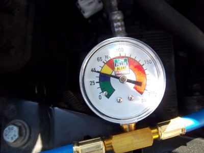 IMGP7318.JPG (150.61 Kio) Vu 11492 fois Une fois la bouteille de gaz vidée dans le circuit..