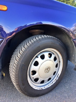 Pour profiter de la motricité, 4 Crossclimate neufs sur les jantes en tôle au dessin que je trouve séduisant