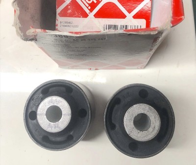 Silentbloc essieur AR 03.jpg
