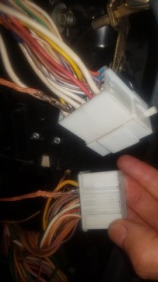 les 2 broches avec fil dénudé (réduit).jpg