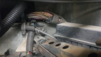 fil jaune cramé compart moteur.jpg