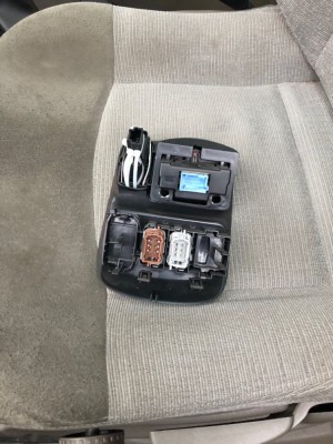 C'est un peu la foire au Rilsan derrière mais ça tient