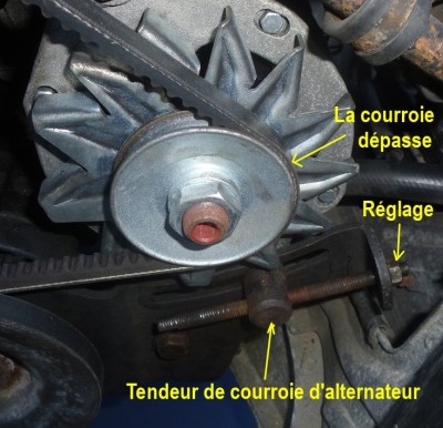 Tendeur de courroie d' alternateur installé.